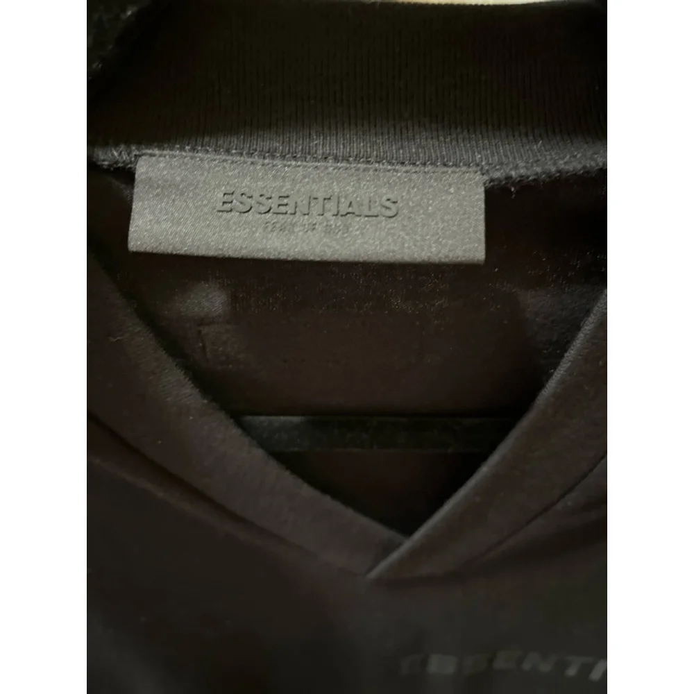 NWT Men's Fear of God Essentials T-Shirt Medium or Large Black V-Neck - Picture 5 of 8